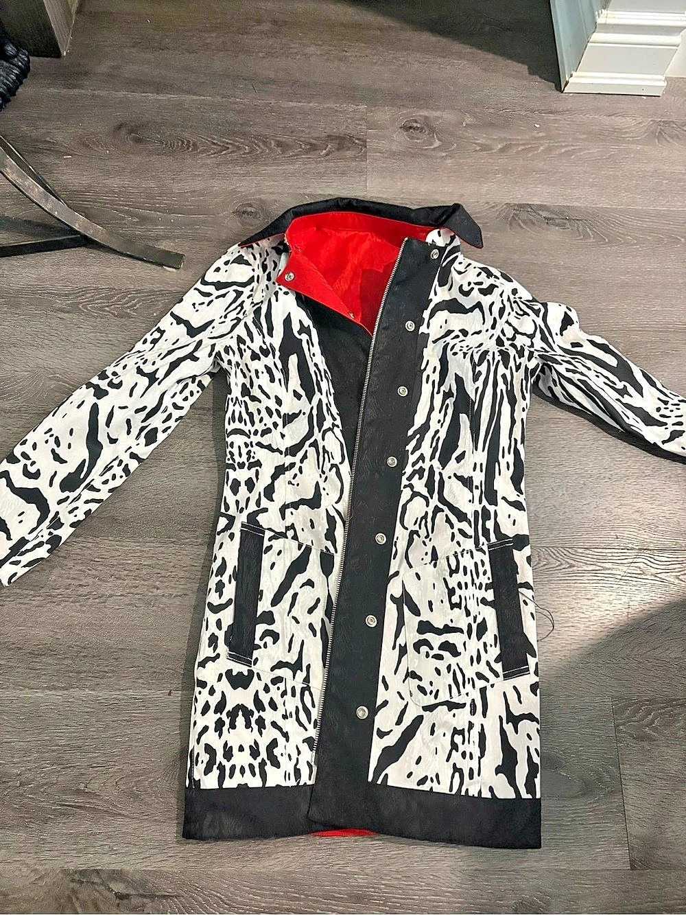 Inspired Style Animal Print Trench Coat in Black & White Size Medium Like New re